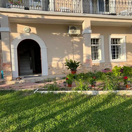 Garden Villa Guni Krujë Eksteriør billede