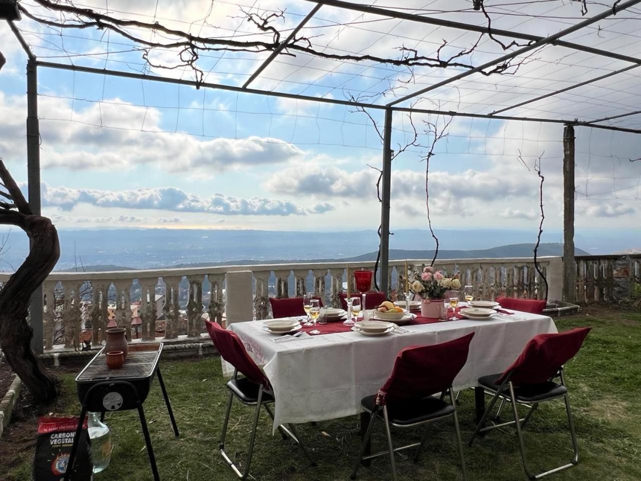 Garden Villa Guni Krujë Eksteriør billede