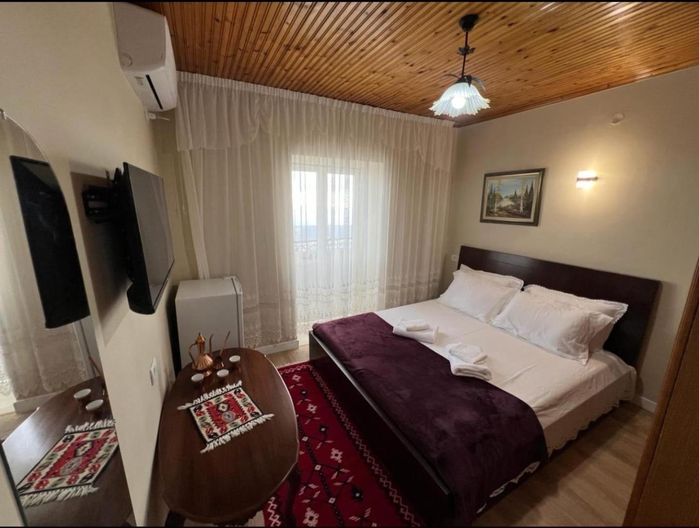 Garden Villa Guni Krujë Eksteriør billede