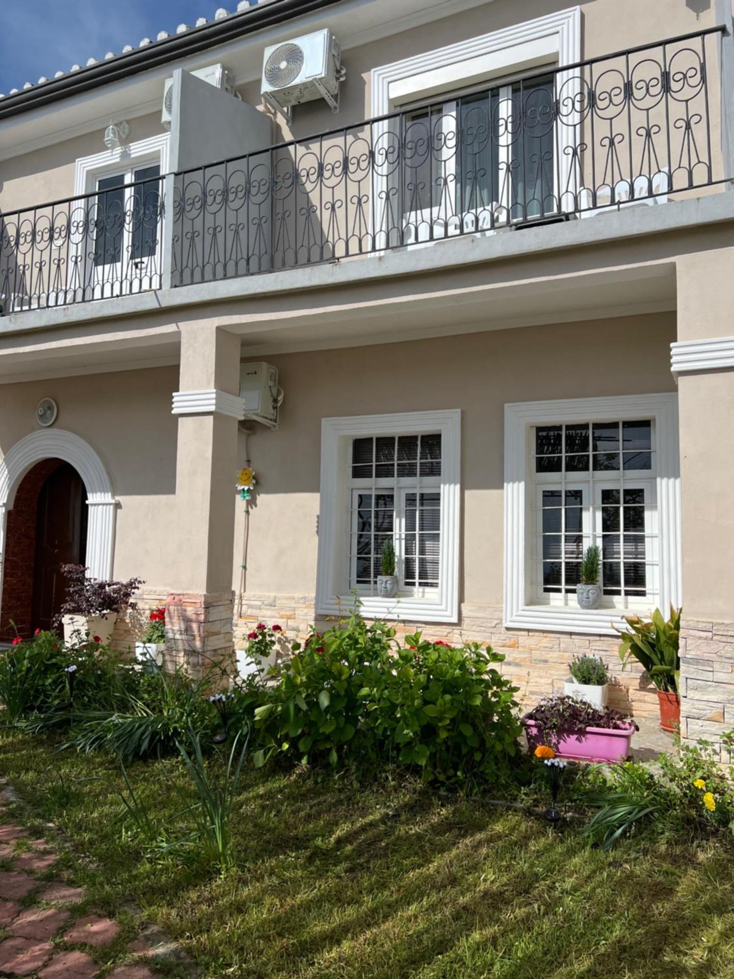 Garden Villa Guni Krujë Eksteriør billede
